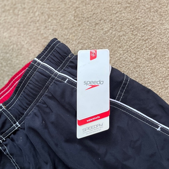 Speedo, water shorts, men’s black Lg . Waist 32-34” mesh liner NWT  3 pockets. - Picture 5 of 5